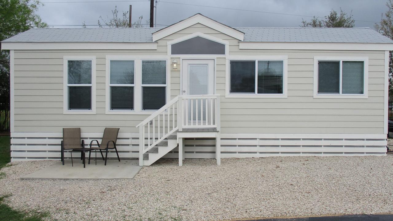Travelers World Rv Resort San Antonio Exterior foto